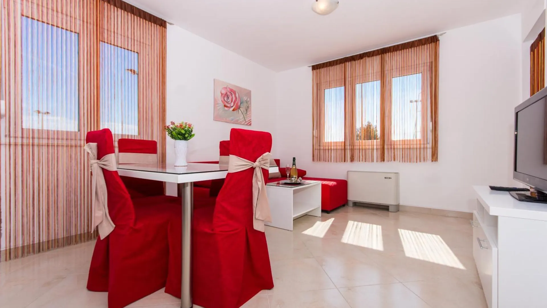 Apartments Braco Traù 0*,